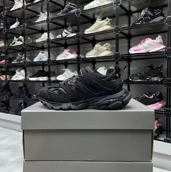 Hd083e2531eac4203866e287bb18e64a0y Wholesale Balenciaga Shoes Pallet – 60+ Pairs of Designer Footwear