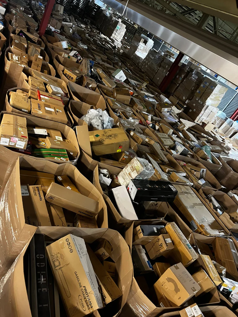 Amz Medium Electronics Truckload – 26 Pallets Amz Medium Electronics Truckload – 26 Pallets